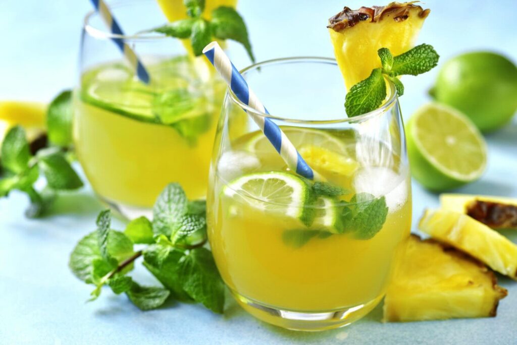 Ananas Kokoswasser Drink Rezept